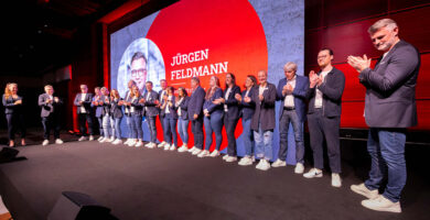 Das Team des Küchenrings auf der Bühne der Jahreshauptversammlung 2025 in Prag.