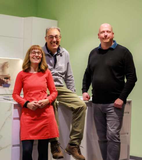 Das Team von Seidels Küchen strahlt voller Freude über den Generationenwechsel.