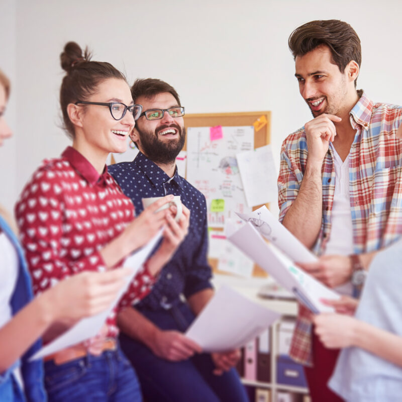 Arbeitsgruppe in freundlicher Atmosphäre