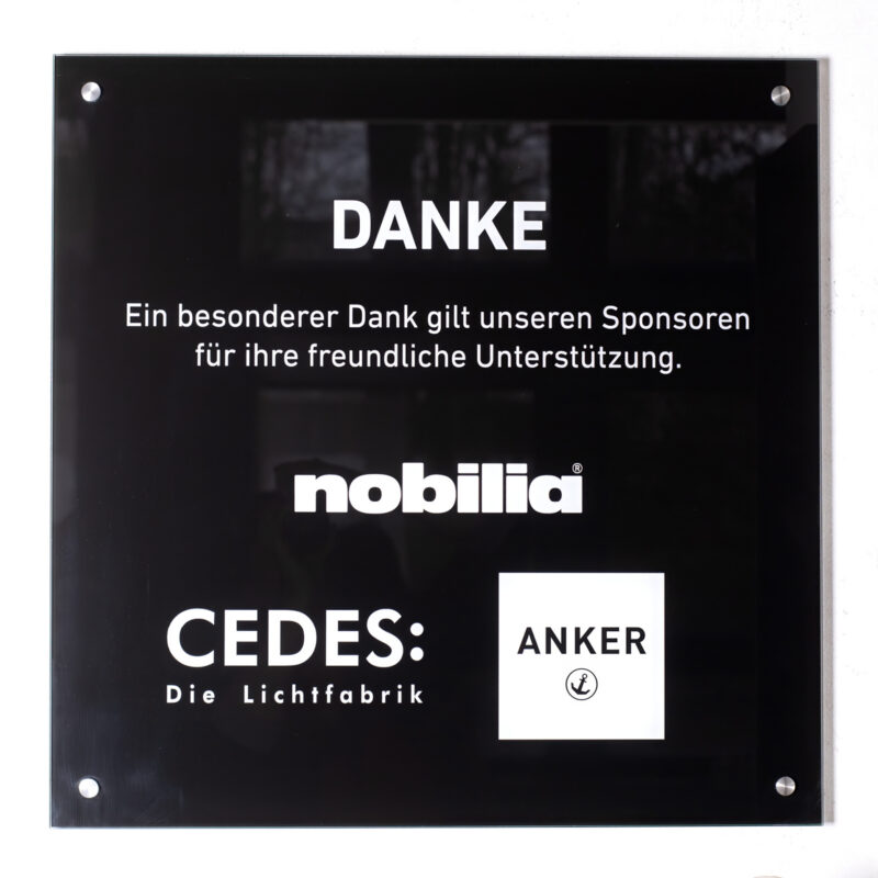 Danke Schild für die Sponsoren nobilia, Cedes und Anker, die den Aufbau des MöFa Schulungsraumes unterstützt haben