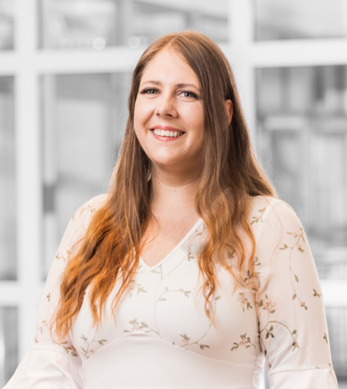 Portrait der Social Media Managerin des Verbandes Der Küchenring Andrea Kuhl.