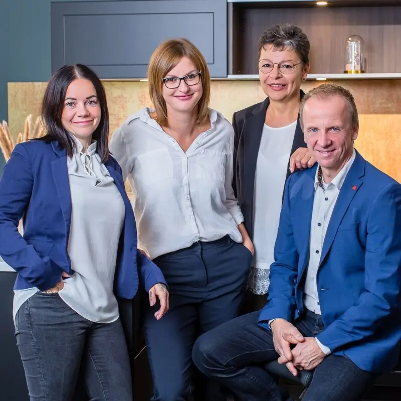 Teamfoto des Gesellschafters KÜCHE kreativ von Der Küchenring